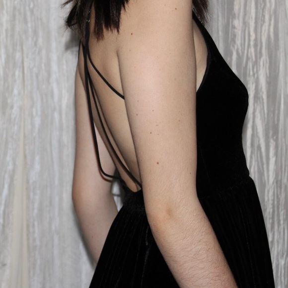 🎱VELVET ROMPER🎱 - Picture 2 of 6